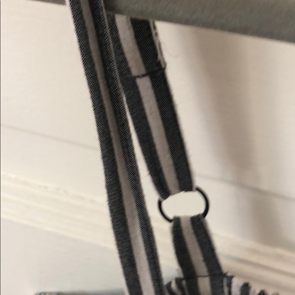 Black/white striped jumper. Elastic-waist w/tassel - Picture 3 of 5